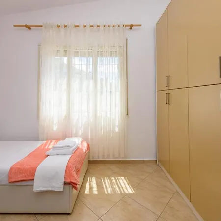 Veliu's Apartment *