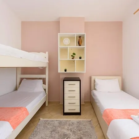 Veliu's Apartment *